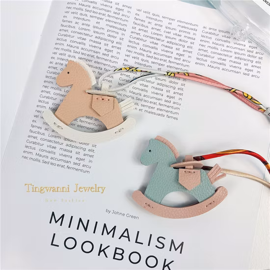 Ea162 Rodeo Pagase Zubehör Geldbörse zum Aufhängen Automarke Mini Custom Horse Designer Anhänger Charms Zubehör Design Bulk Großhandel Luxus Leder Taschenanhänger